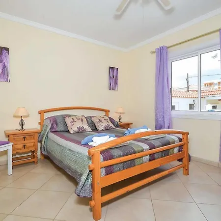 Sleeps 12 Wifi