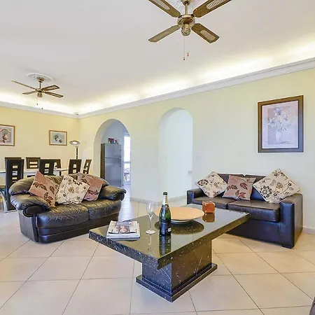 Sleeps 12 Wifi Callao Salvaje